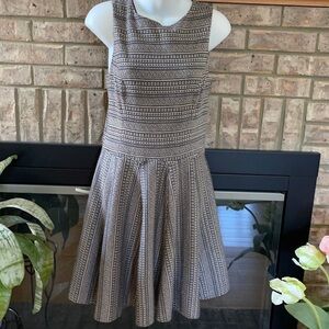Esley Women’s Sleeveless Dress Size M